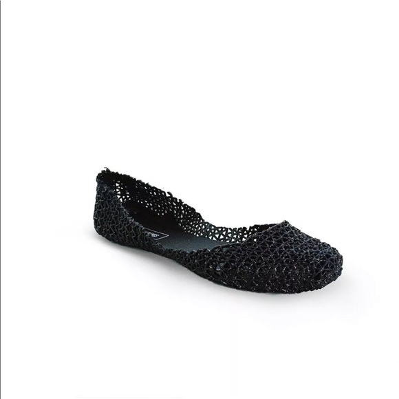 victoria adames flats